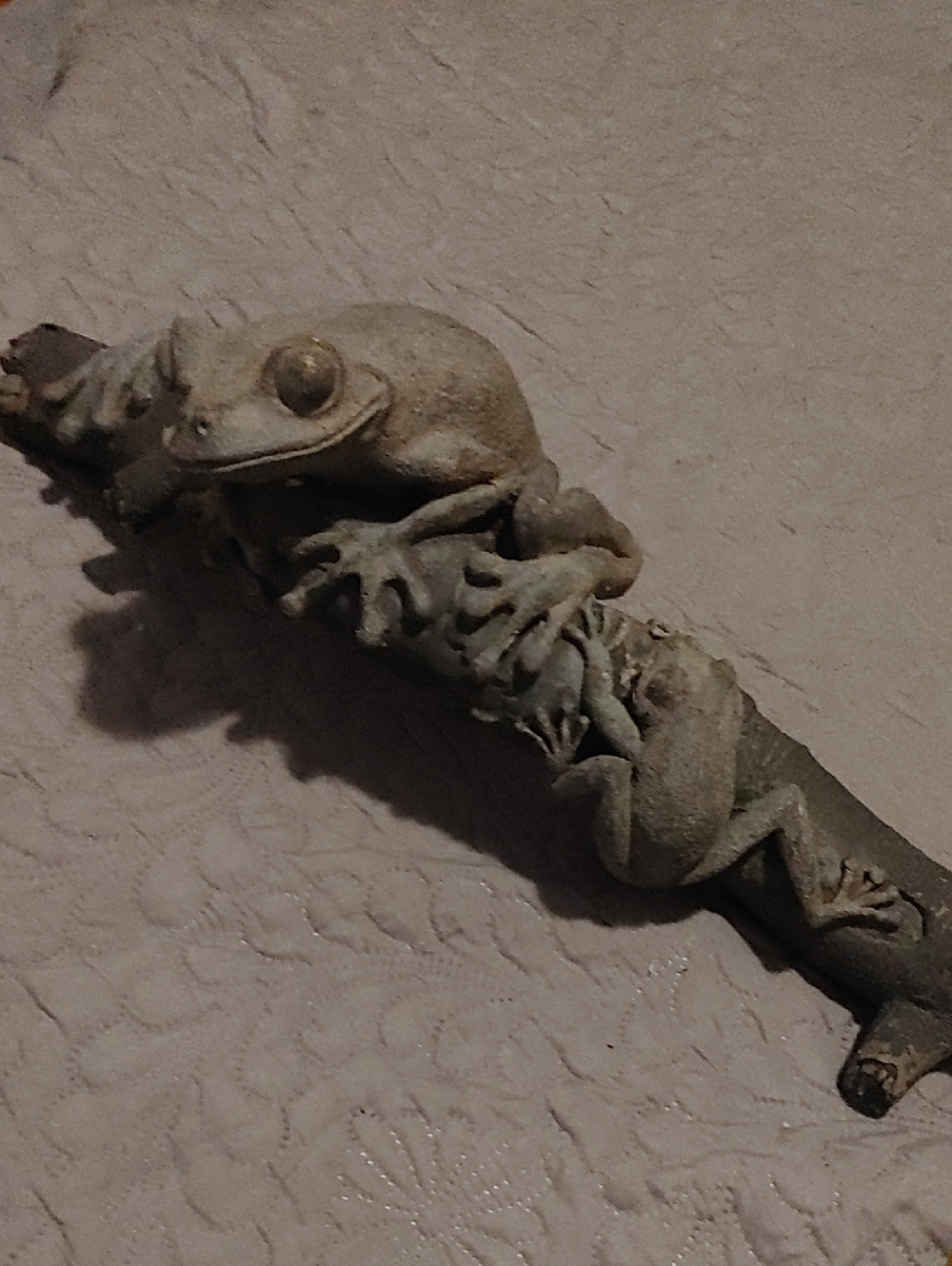 ✅$8 Add On Decorative Garden Ornament - Gray Frog On A Branch